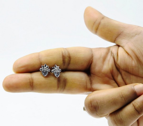 Twinkling Heart Bloom Studs - Image 3