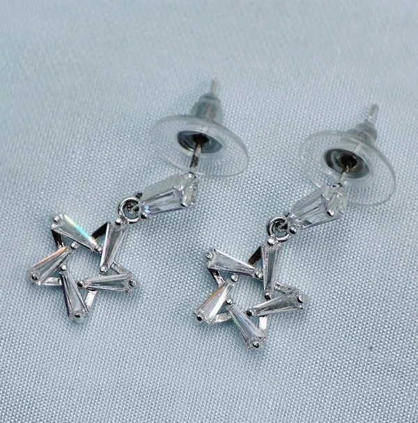 Twinkle Star Dangle Earrings