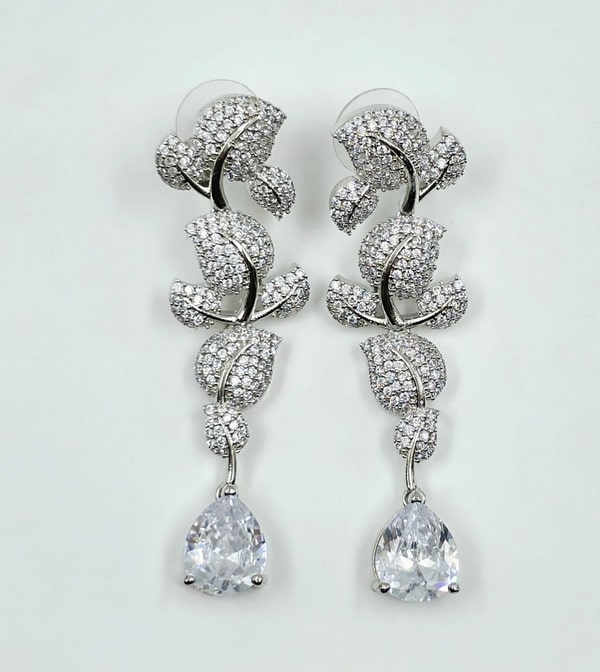Ivy Éclat Dangle Earrings